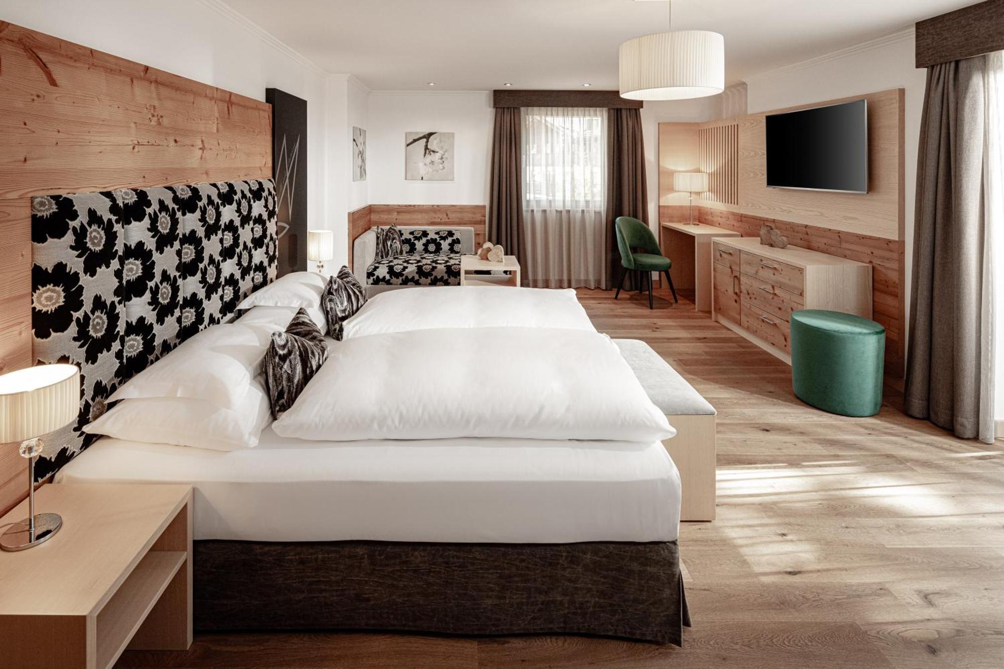 The Laurin Small & Charming Selva di Val Gardena Ngoại thất bức ảnh